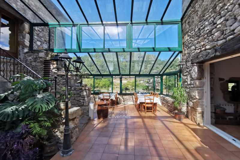 Propriété - 460 m² - 10 pièces