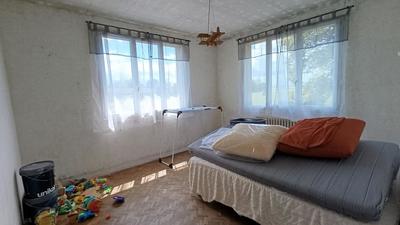 Maison - 90 m² - 5 pièces