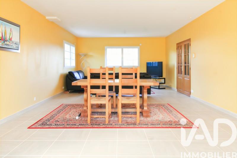 Maison - 235 m² - 7 pièces