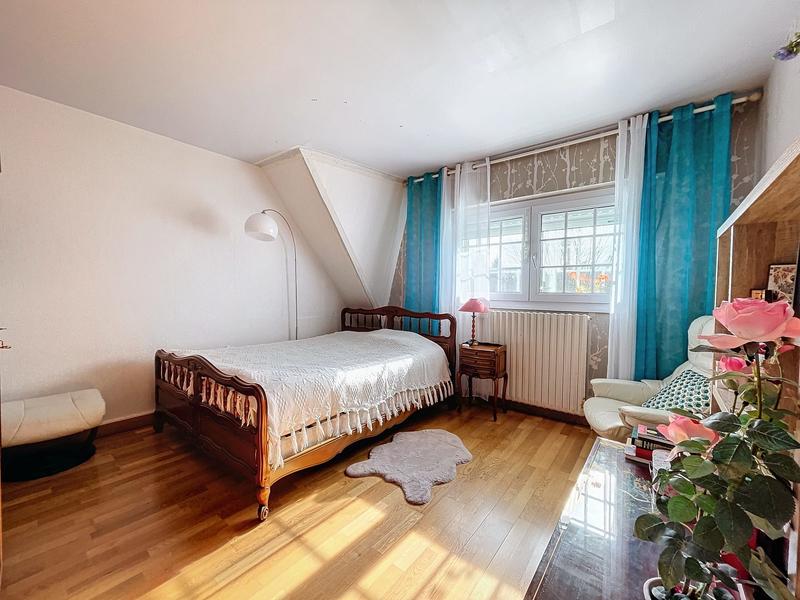 Maison traditionnelle - 200 m² - 7 pièces