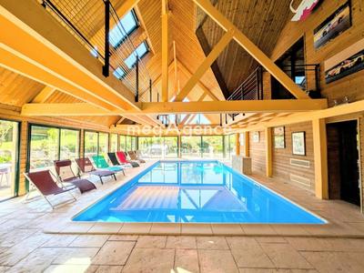 Maison - 458 m² - 11 pièces