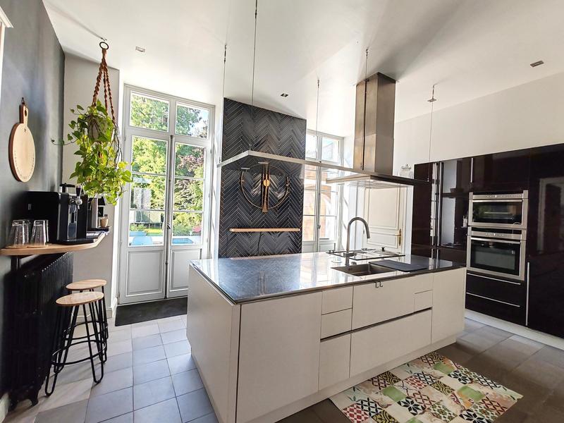 Maison de maîtres - 395 m² - 16 pièces