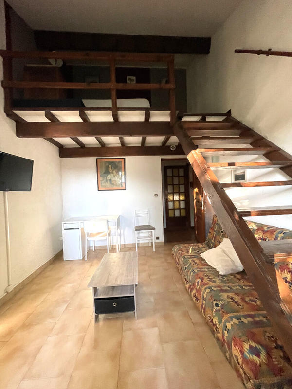 Maison - 280 m² - 8 pièces