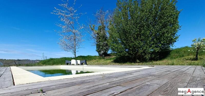 Maison traditionnelle - 165 m² - 7 pièces