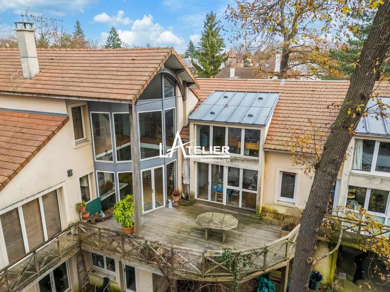 Maison - 399 m² - 15 pièces