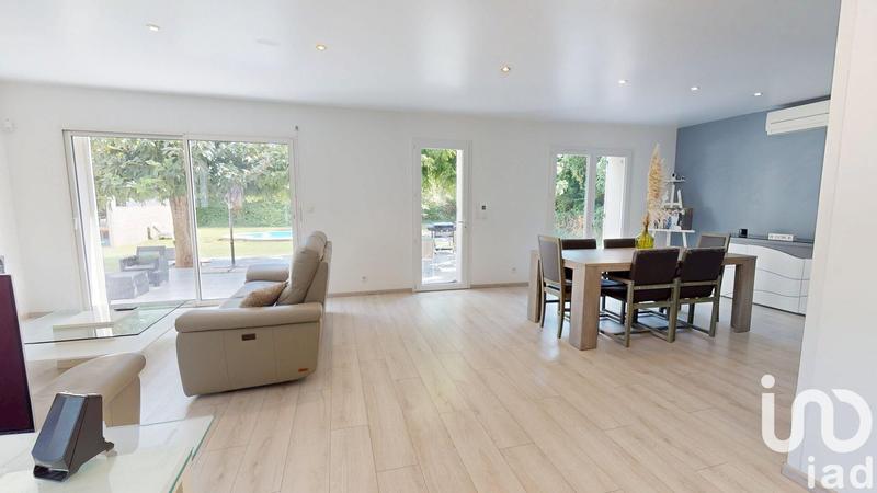 Maison - 210 m² - 9 pièces