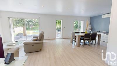 Maison - 210 m² - 9 pièces