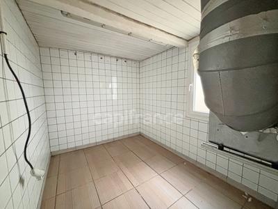 Local commercial - 75 m² - 3 pièces