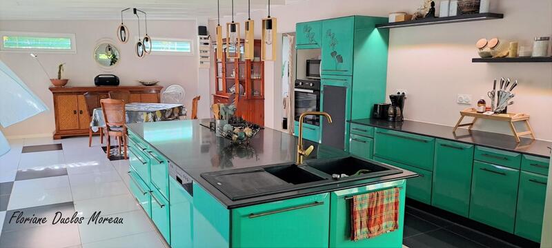 Propriété - 272 m² - 12 pièces