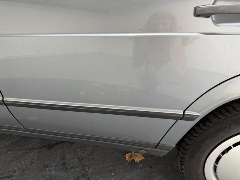 Mercedes 190 E W 201 2.0 premiere main