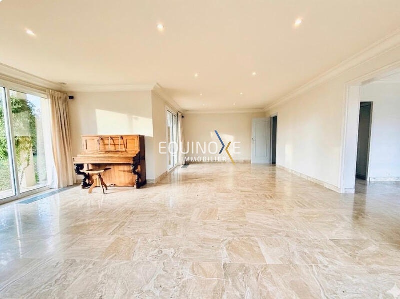 Maison - 170 m² - 8 pièces