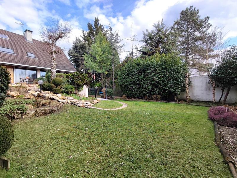 Maison - 200 m² - 10 pièces