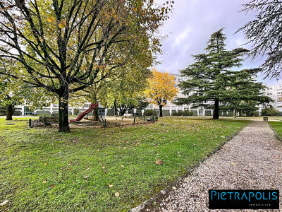 Appartement - 80 m² - 4 pièces