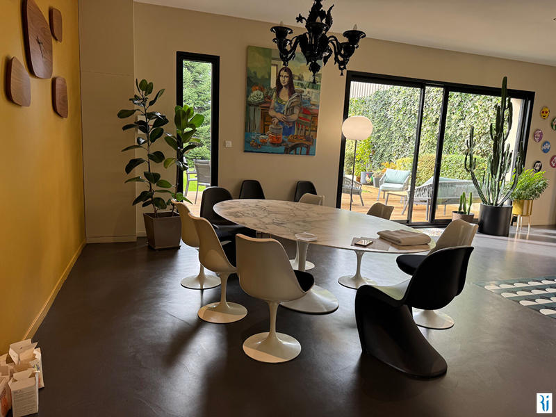 Maison - 237 m² - 4 pièces