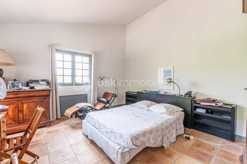 Maison - 265 m² - 10 pièces