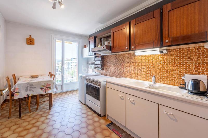 Appartement - 82 m² - 3 pièces