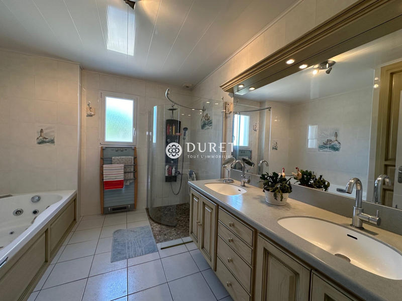 Maison - 159 m² - 6 pièces