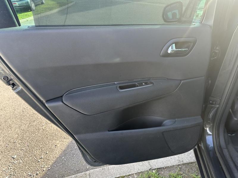 Peugeot 208 Allure 1.2 Essence 110cv Caméra de Recul, Apple CarPlay