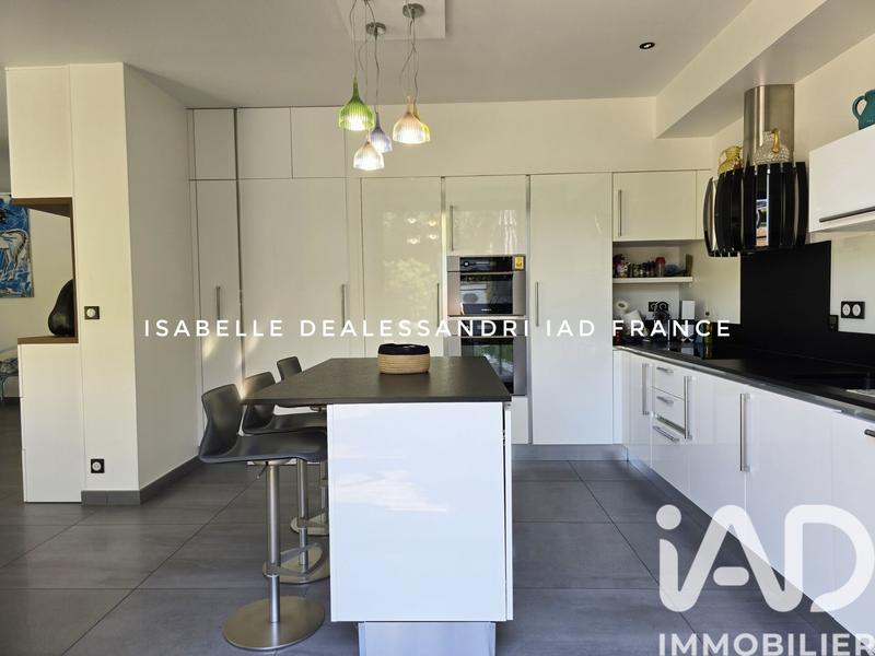 Maison - 162 m² - 5 pièces