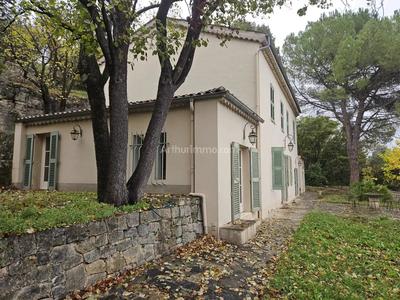 Maison - 180 m² - 7 pièces