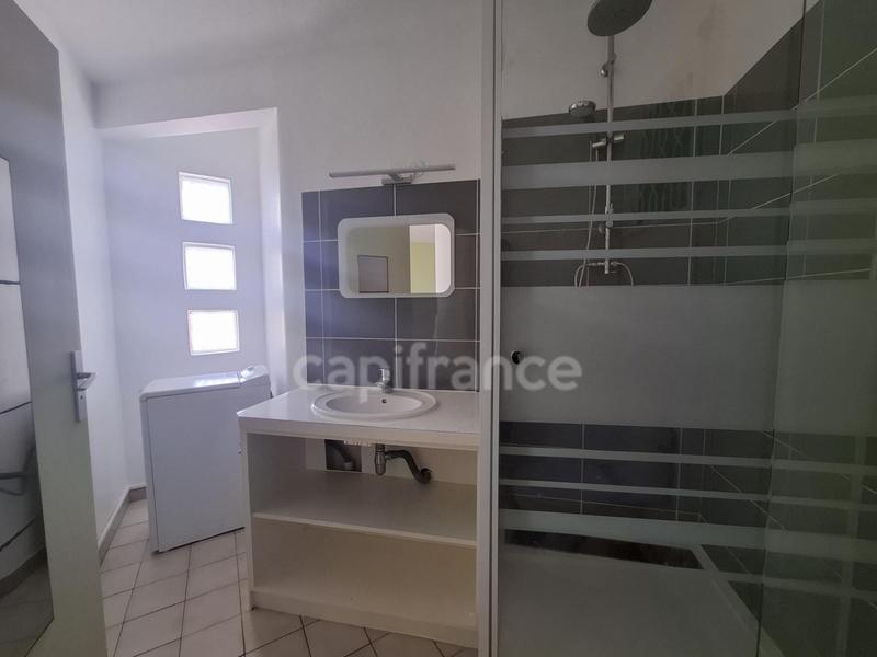 Studio - 30 m² - 1 pièce