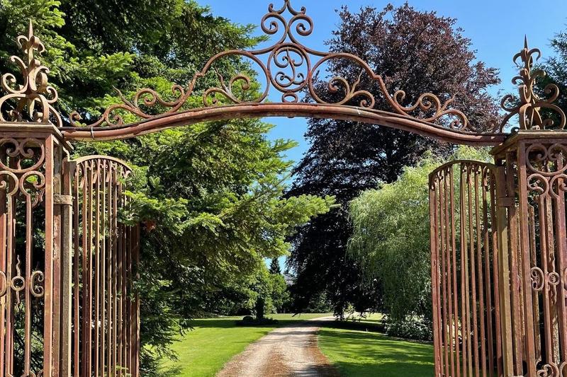 Manoir - 650 m² - 8 pièces