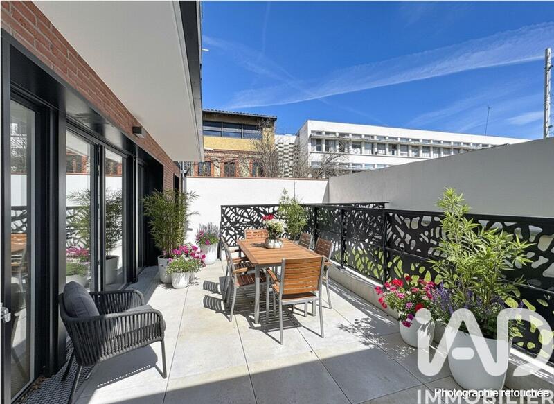 Appartement - 99 m² - 4 pièces