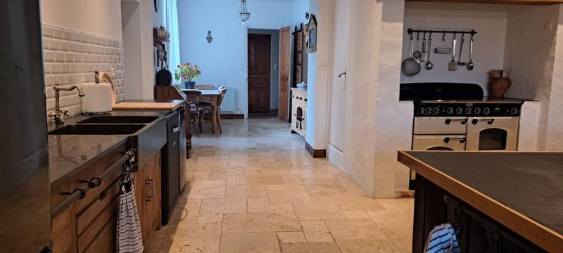 Maison - 379 m² - 4 pièces