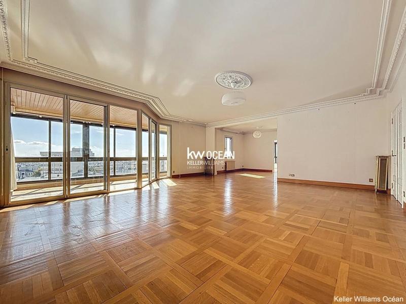 Appartement - 258 m² - 7 pièces