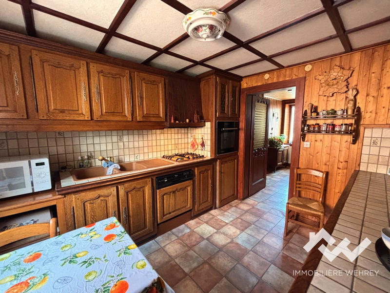 Maison - 270 m² - 8 pièces