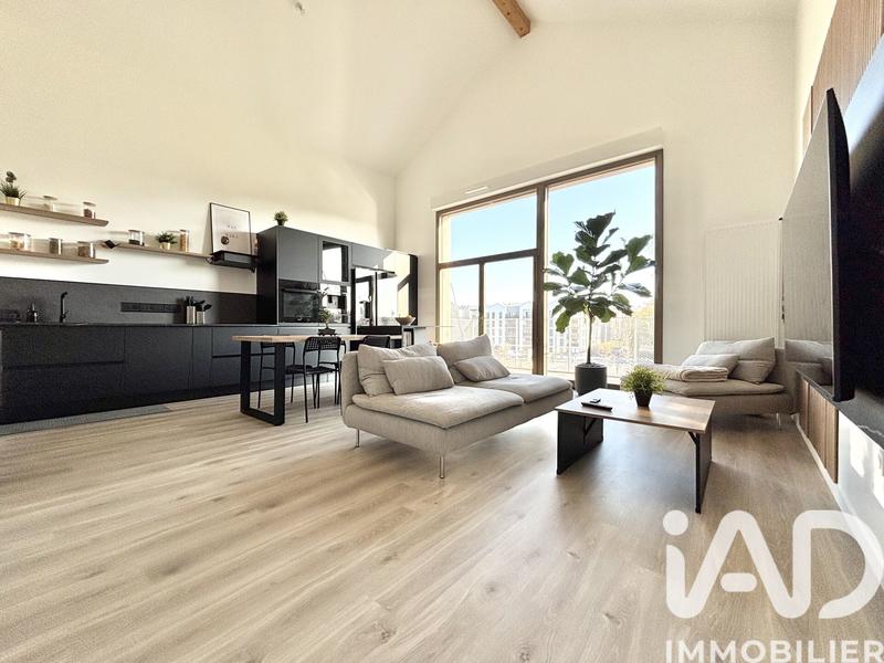 Loft - 93 m² - 5 pièces