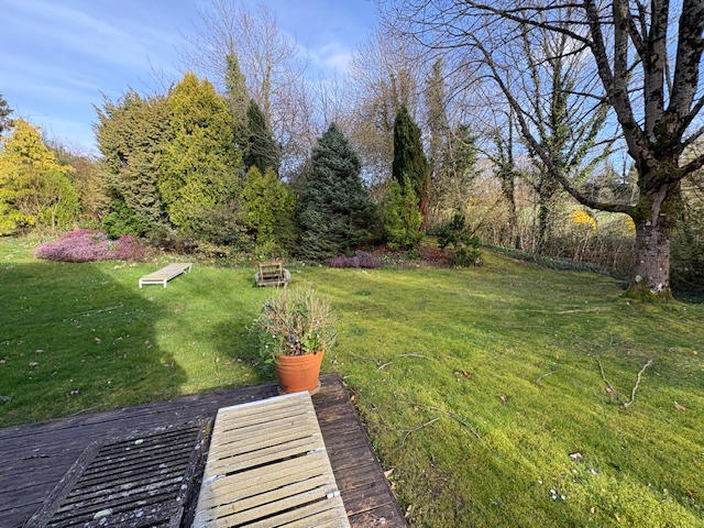 Pavillon - 223 m² - 9 pièces