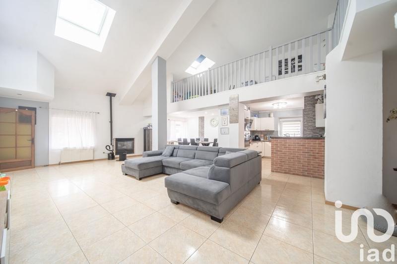 Maison - 191 m² - 7 pièces