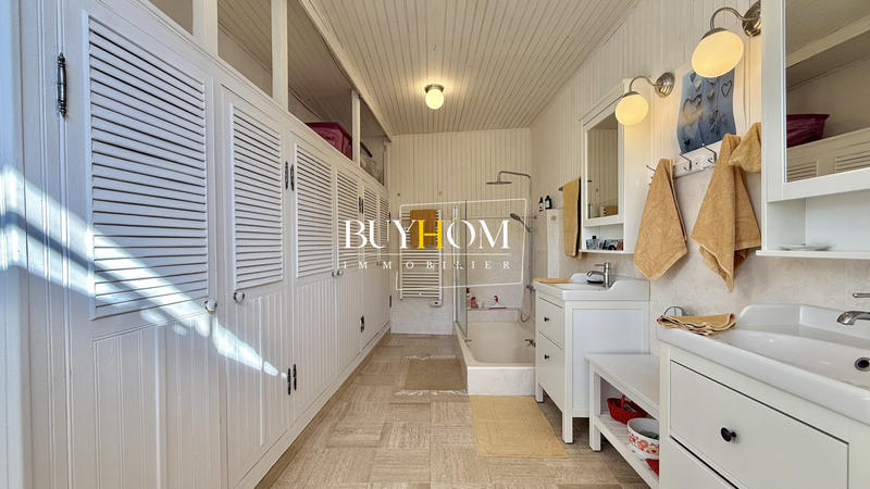 Maison - 140 m² - 5 pièces