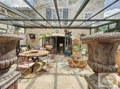 Maison - 268 m² - 6 pièces