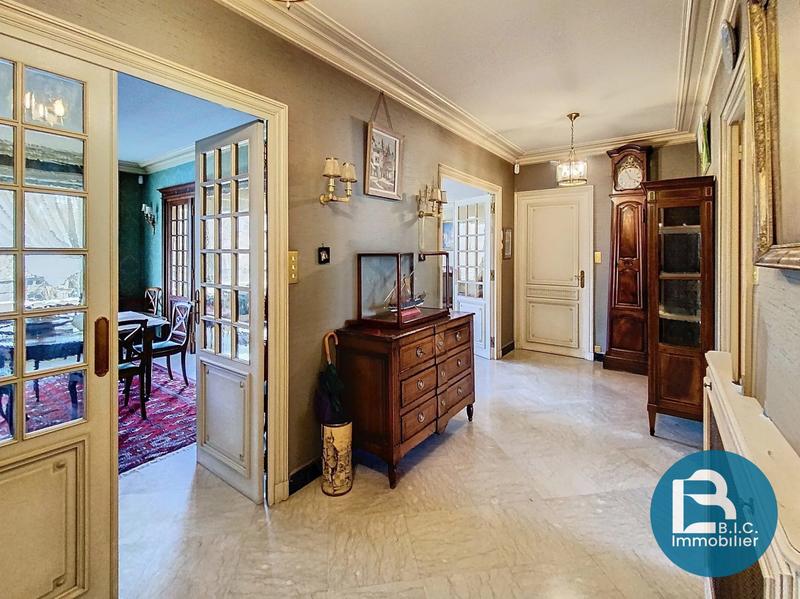 Appartement - 145 m² - 5 pièces