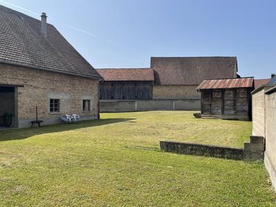 Grange - 300 m² - 1 pièce