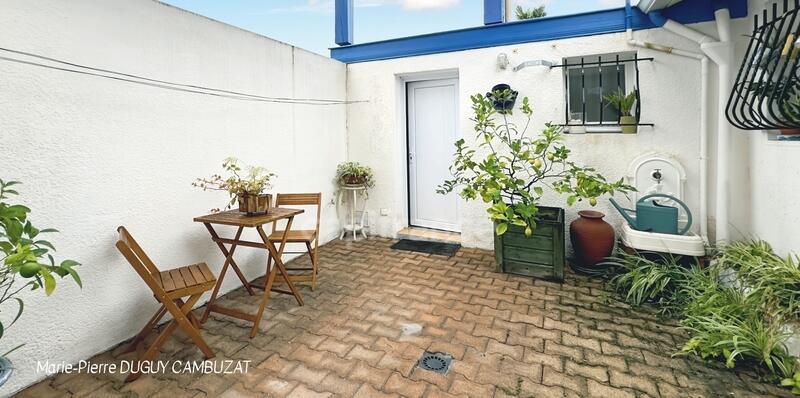 Maison - 236 m² - 10 pièces