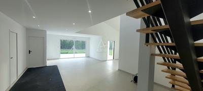 Maison contemporaine - 166 m² - 7 pièces