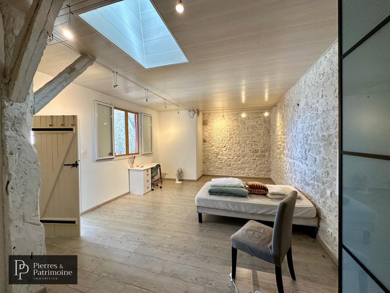 Propriété - 373 m² - 10 pièces