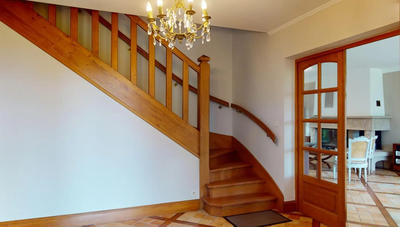 Maison - 280 m² - 10 pièces