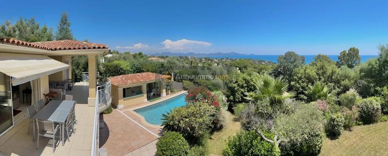 Maison - 215 m² - 7 pièces