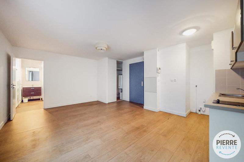 Studio - 30 m² - 1 pièce