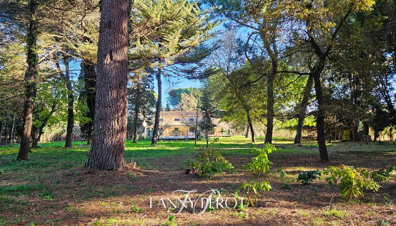 Maison - 220 m² - 8 pièces