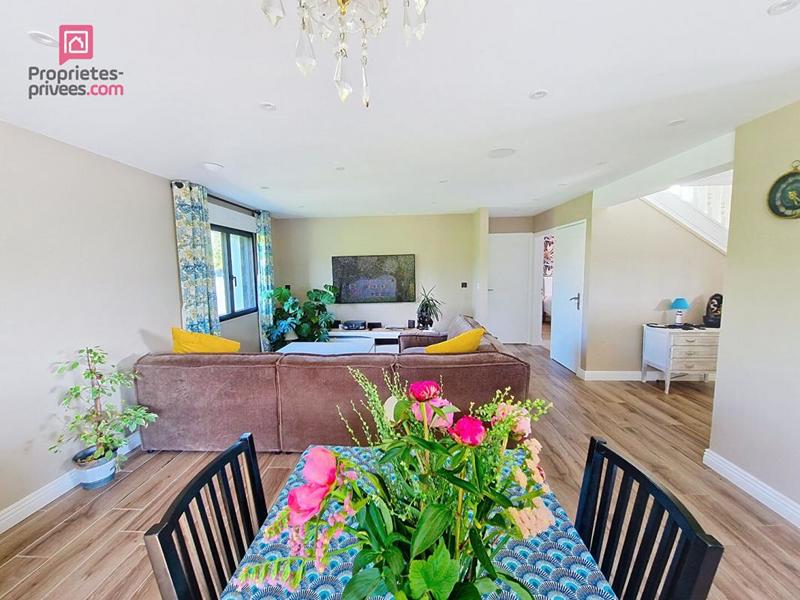 Maison - 150 m² - 8 pièces