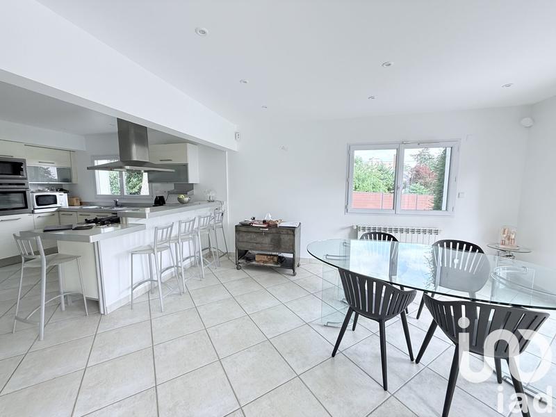 Maison - 183 m² - 7 pièces