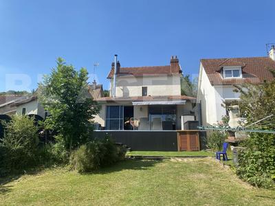 Maison - 92 m² - 5 pièces