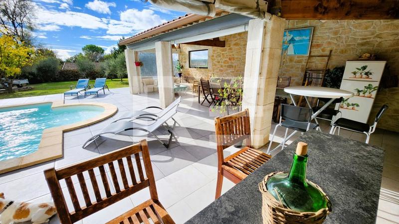 Villa - 163 m² - 6 pièces