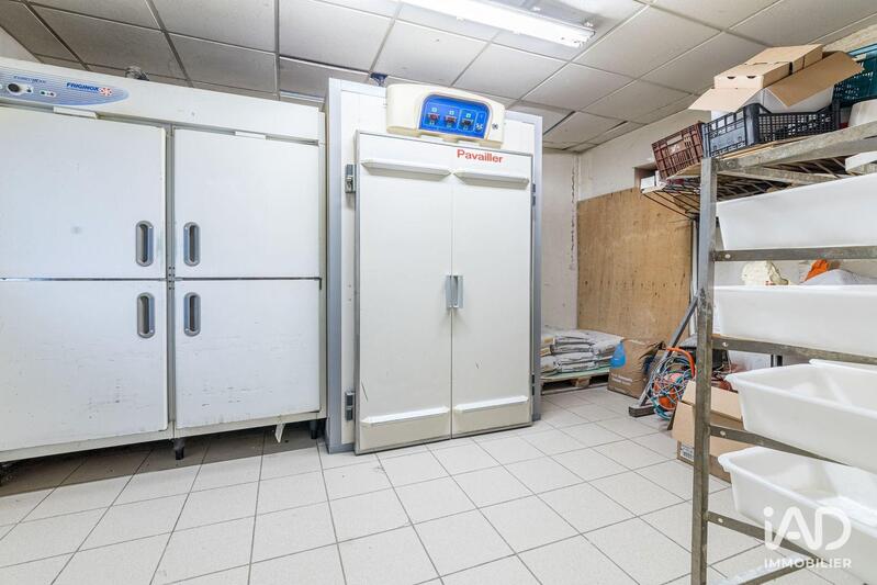 Local commercial - 152 m²