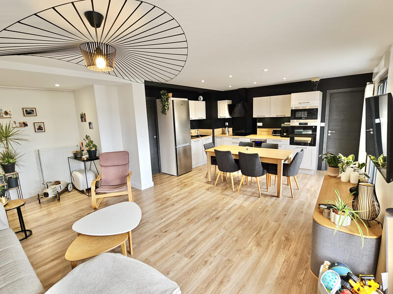 Appartement - 83 m² - 4 pièces